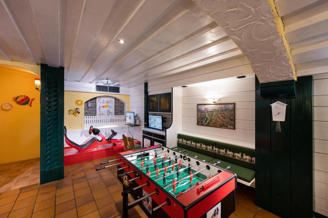 Hotel Cavallino Bianco - Weisses Roessl San Candido Esterno foto