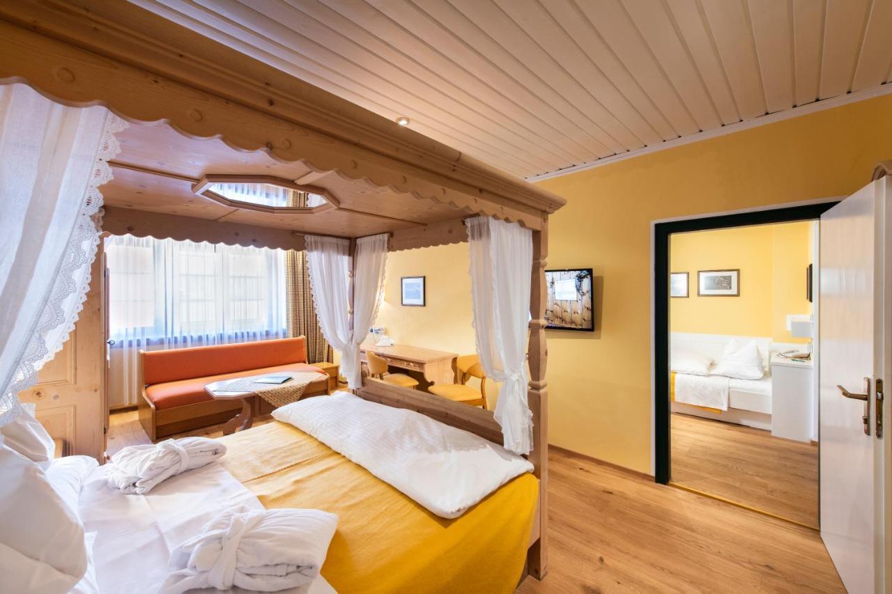 Hotel Cavallino Bianco - Weisses Roessl San Candido Esterno foto