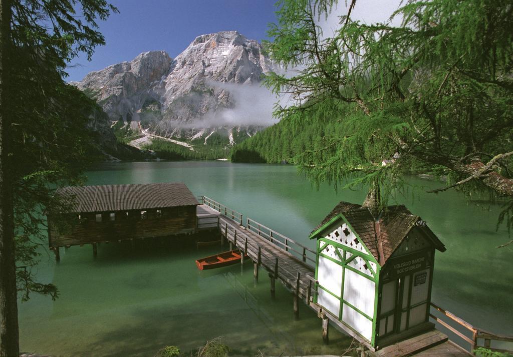 Hotel Cavallino Bianco - Weisses Roessl San Candido Esterno foto