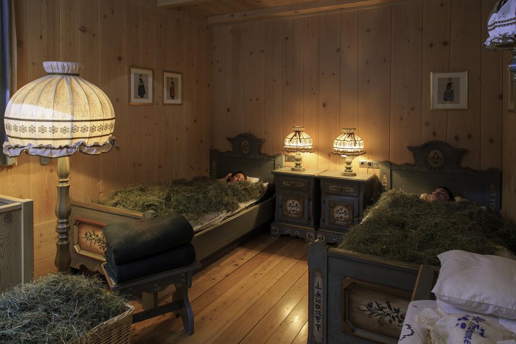 Hotel Cavallino Bianco - Weisses Roessl San Candido Esterno foto