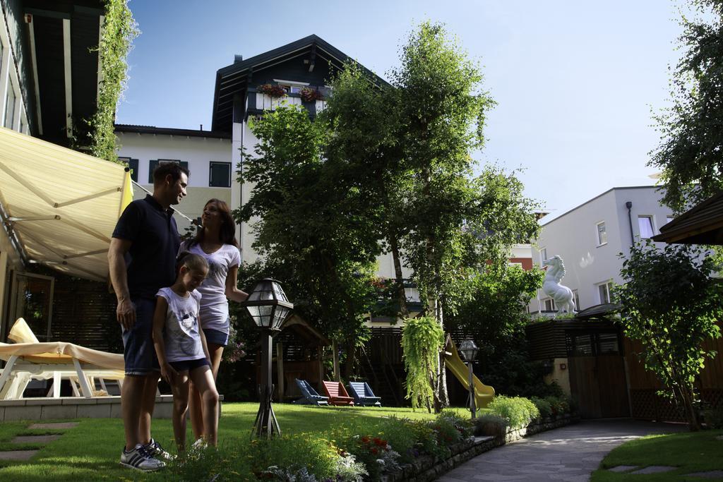 Hotel Cavallino Bianco - Weisses Roessl San Candido Esterno foto