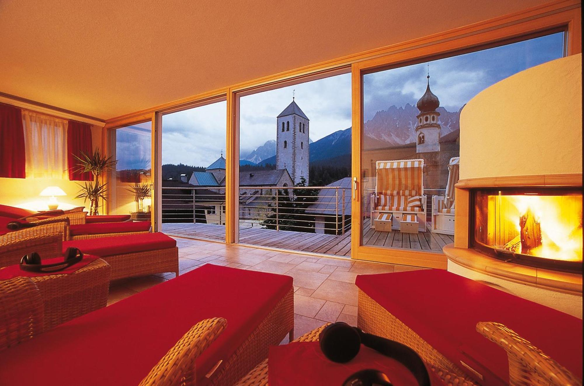 Hotel Cavallino Bianco - Weisses Roessl San Candido Esterno foto