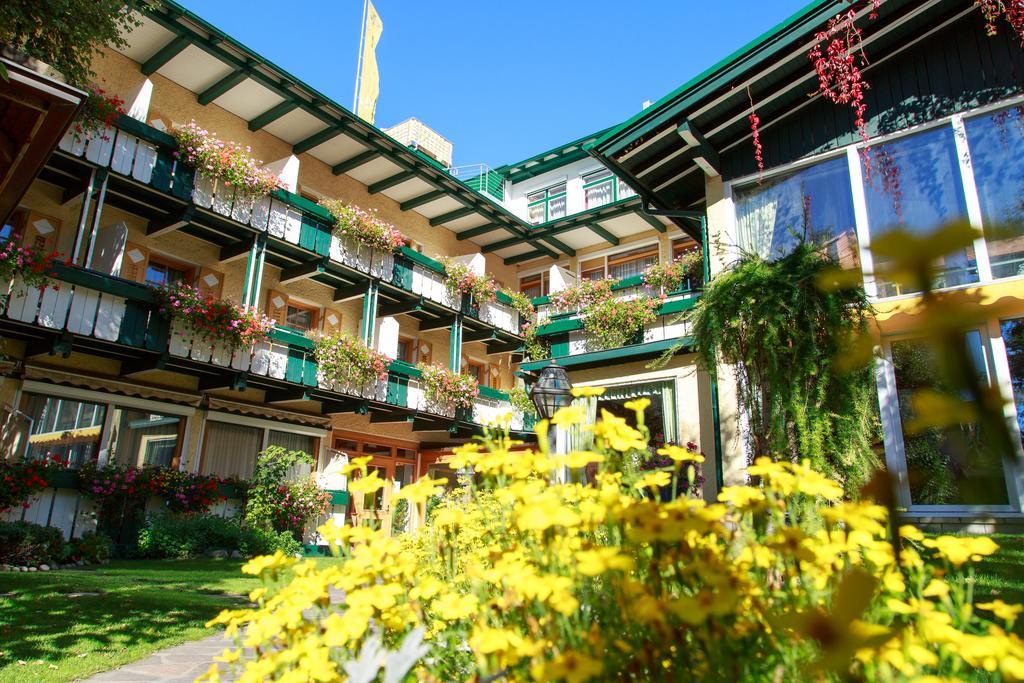 Hotel Cavallino Bianco - Weisses Roessl San Candido Esterno foto