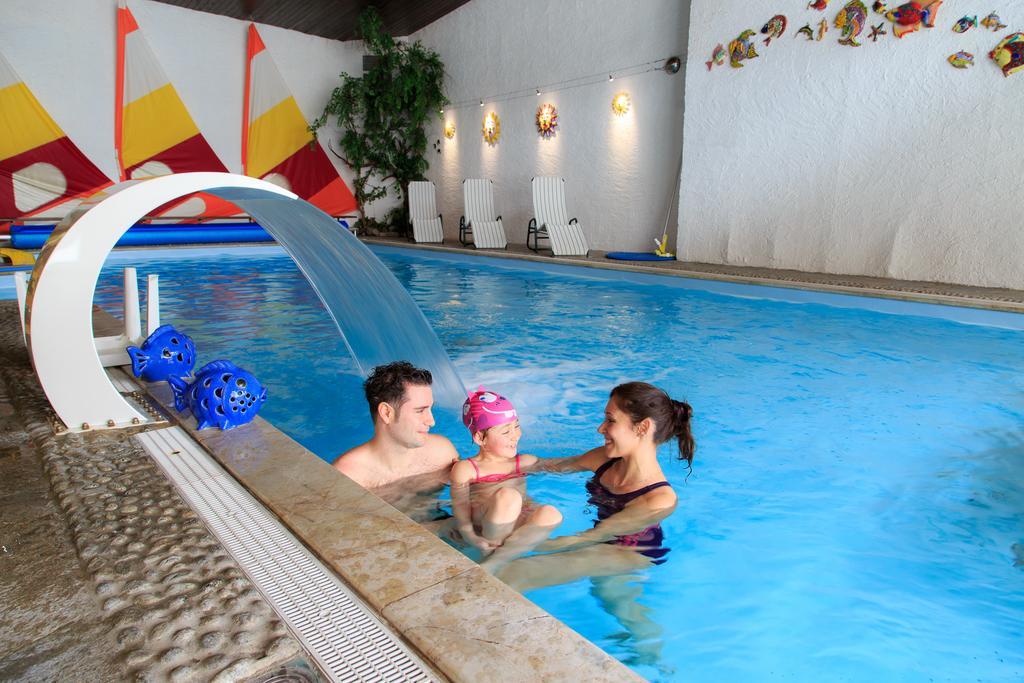 Hotel Cavallino Bianco - Weisses Roessl San Candido Esterno foto